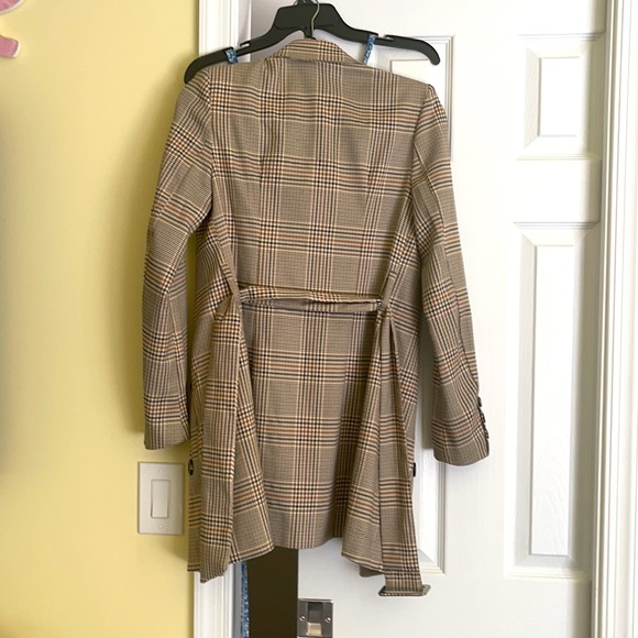 Mid-length plaid coat. FOREVER 21. - Picture 2 of 2